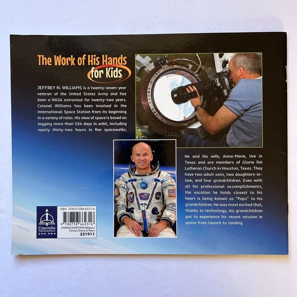 Lot of 4 Childrens Books Paperback Educational Non Fiction Animals Outer Space - Picture 12 of 12